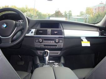2011 BMW X6 Photos