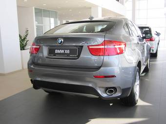 2011 BMW X6 Photos