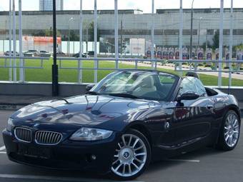 2005 BMW Z4 Images