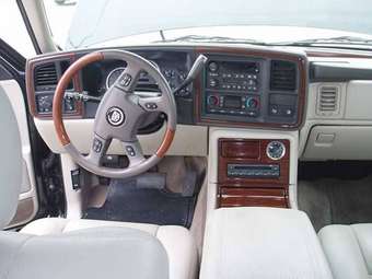 2003 Cadillac Escalade Pictures