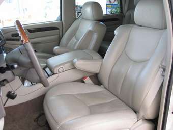 2004 Cadillac Escalade Pictures