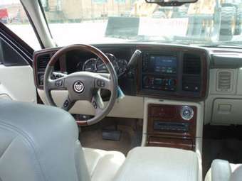 2004 Cadillac Escalade Pictures