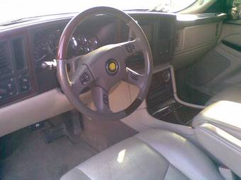 2004 Cadillac Escalade Pictures