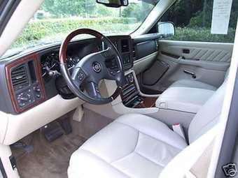 2005 Cadillac Escalade Photos