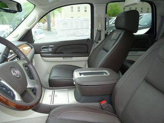 2008 Cadillac Escalade Photos