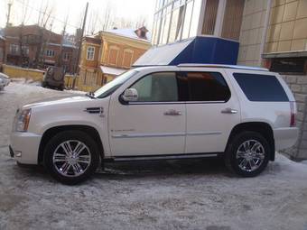 2008 Cadillac Escalade Photos