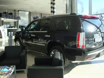 2011 Cadillac Escalade Pictures