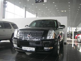 2011 Cadillac Escalade Photos