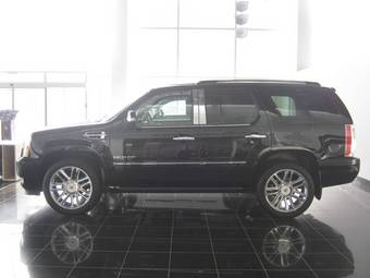 2011 Cadillac Escalade Wallpapers