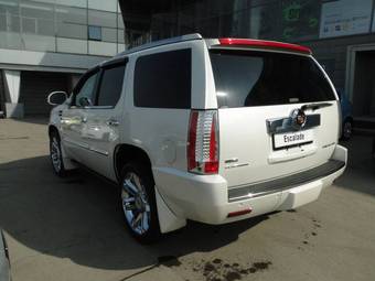 2011 Cadillac Escalade Photos