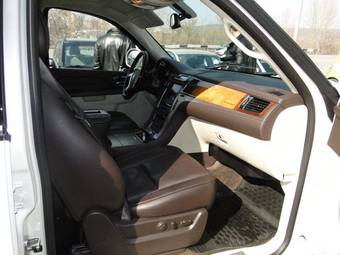 2011 Cadillac Escalade Pictures