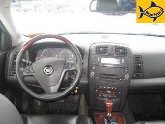 2004 Cadillac SRX Images