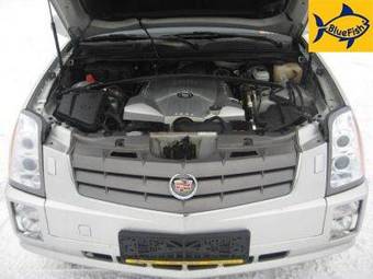 2004 Cadillac SRX Photos