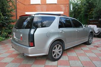 2004 Cadillac SRX Photos