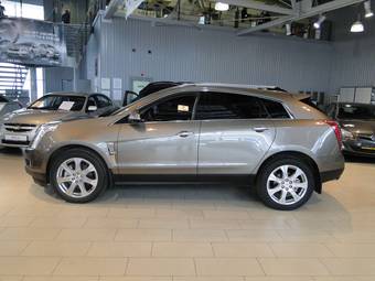 2010 Cadillac SRX Photos