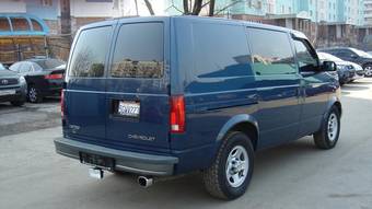 2004 Chevrolet Astro Pictures