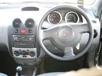 2004 Chevrolet Aveo Photos