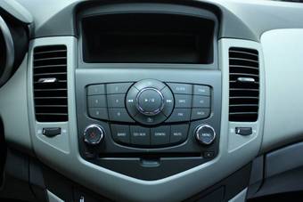 2010 Chevrolet Cruze Photos