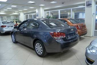 2010 Chevrolet Cruze Photos