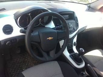 2011 Chevrolet Cruze Pictures