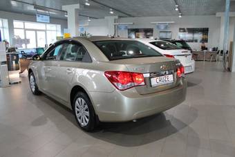 2012 Chevrolet Cruze Pictures