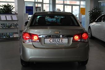 2012 Chevrolet Cruze Pictures