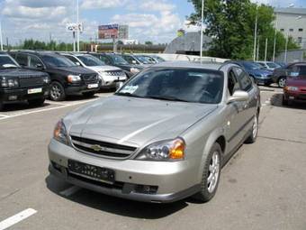2004 Chevrolet Evanda Pictures