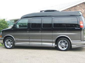 2010 Chevrolet Express Photos