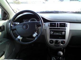 2004 Chevrolet Lacetti Pictures