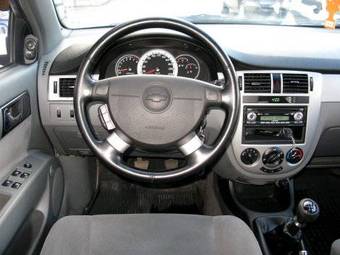 2004 Chevrolet Lacetti Pictures