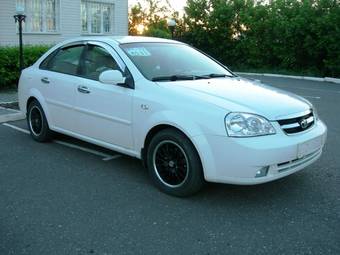 2004 Chevrolet Lacetti Photos