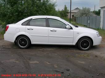 2004 Chevrolet Lacetti Photos