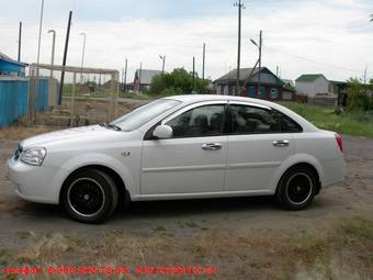 2004 Chevrolet Lacetti Pictures