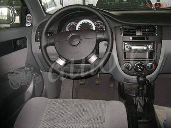 2005 Chevrolet Lacetti Pictures