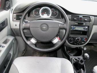 2005 Chevrolet Lacetti Images