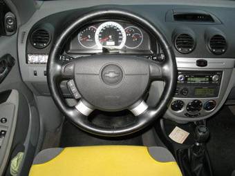 2005 Chevrolet Lacetti Pictures