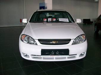 2010 Chevrolet Lacetti Photos