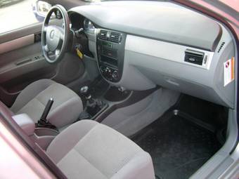 2010 Chevrolet Lacetti Photos