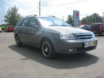 2010 Chevrolet Lacetti Pictures