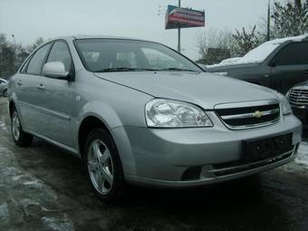 2011 Chevrolet Lacetti Photos