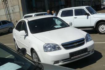 2011 Chevrolet Lacetti Photos