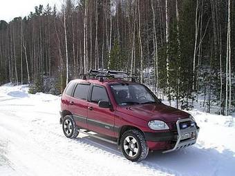 2001 Chevrolet Niva Photos