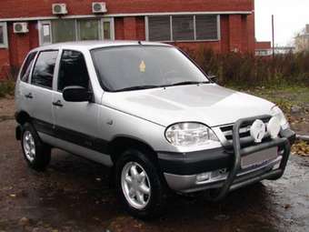 2003 Chevrolet Niva Images