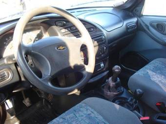 2003 Chevrolet Niva Photos