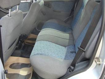2004 Chevrolet Niva Photos