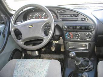 2004 Chevrolet Niva Photos