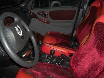 2004 Chevrolet Niva Pictures