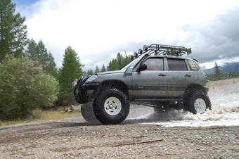 2004 Chevrolet Niva Photos