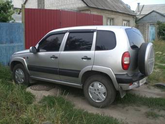 2004 Chevrolet Niva Pictures
