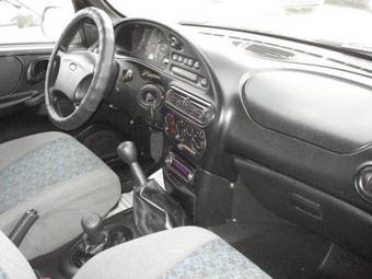 2005 Chevrolet Niva Photos